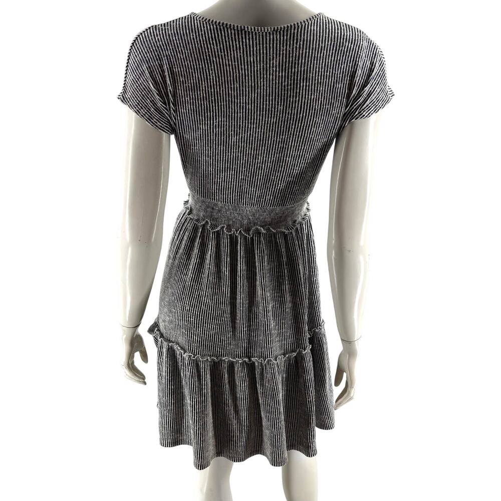 Caution to the Wind Womens Dress Size Medium Black White Ribbed Smocked Waist - Picture 4 of 6